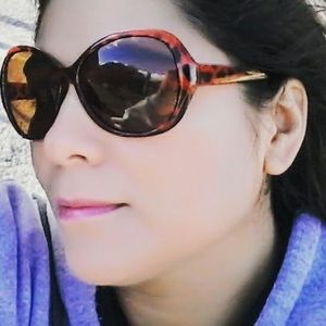 Meet your Posher, Yenny